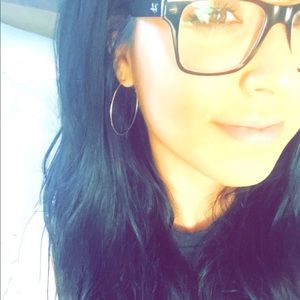 Meet your Posher, Anisa